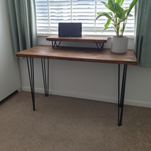 Load image into Gallery viewer, barnmeadow-fabrication-wooden-table-garden